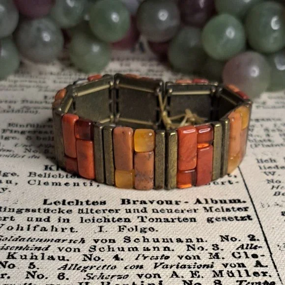 Vintage Carnelian and Jasper Strech Bracelet - Picture 6 of 6